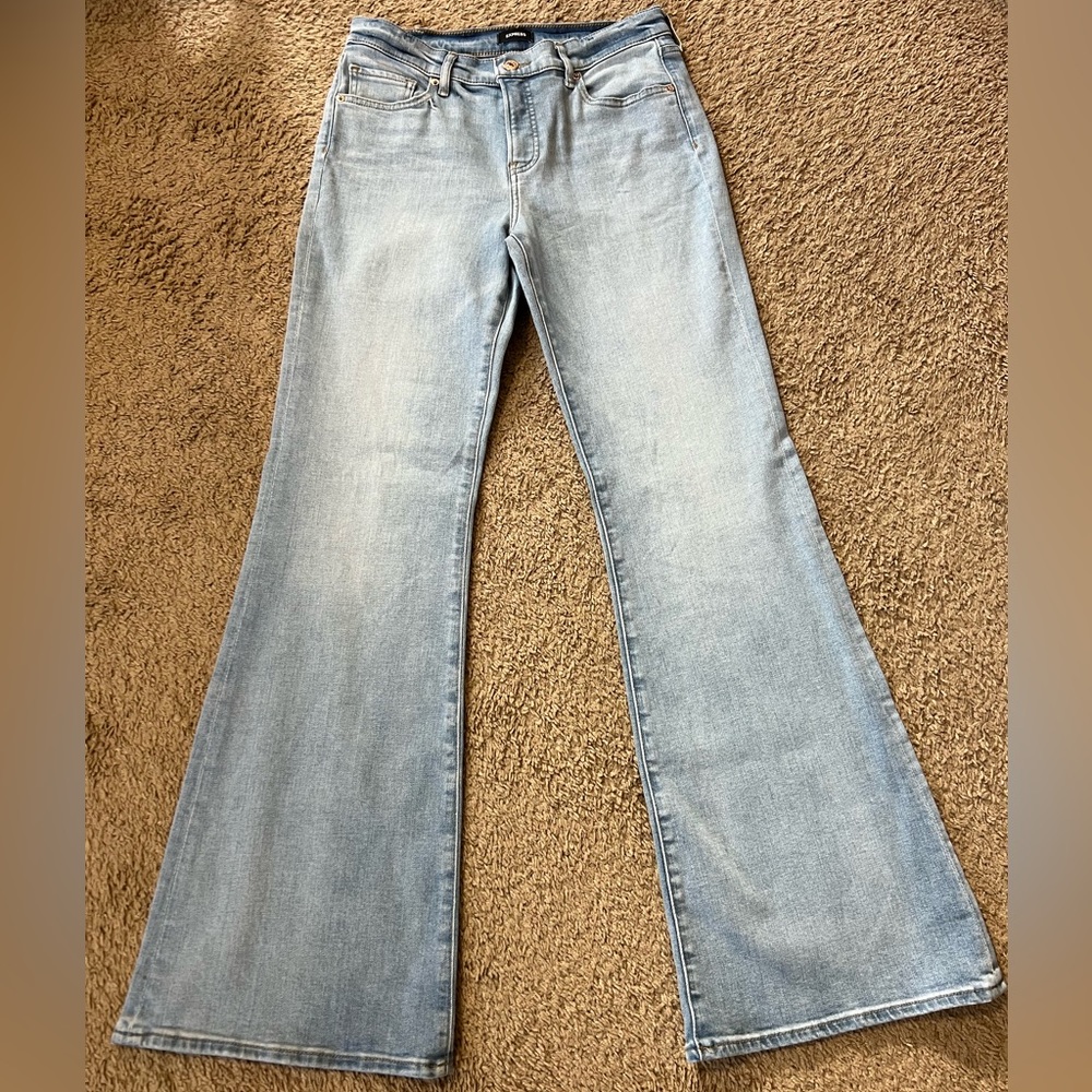 Express 70’s Flare Mide Rise Light Wash Jeans - 8